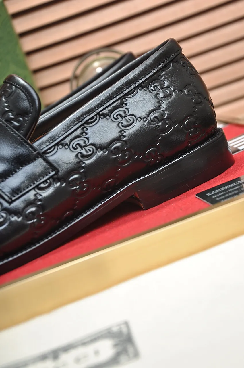 Men's men's shoes💰520💶【GUCCI】 (high-end Niuli) new model🍀Gucci* - top version Gucci classic casual leather shoes! It is made of imported original cowhide and has a comfortable first layer of cowhide lining! Original wear-resistant rubber outsole! High quality products! Code number 38-44!